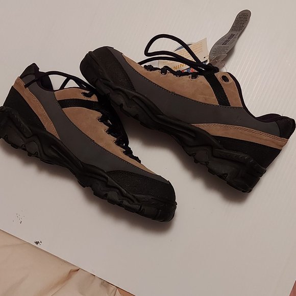 Steel - Toed work or hiking shoes - Picture 5 of 9